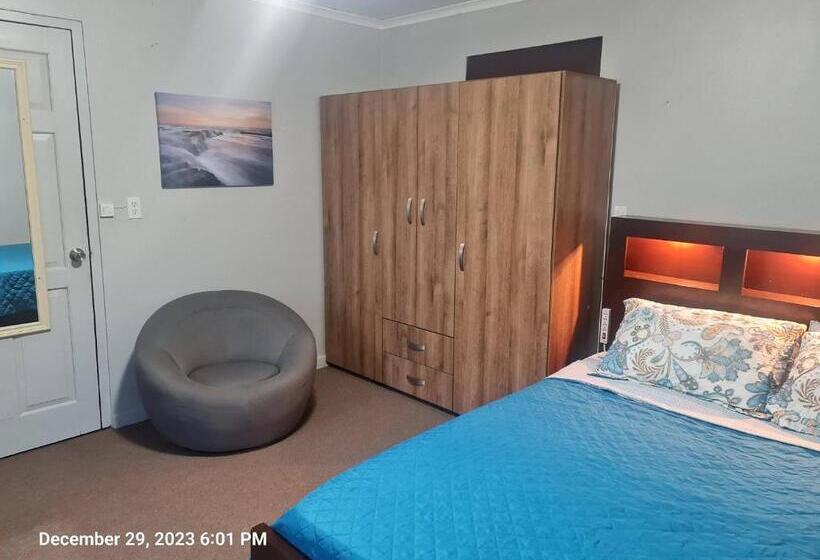 اتاق لوکس, Sandcastle Beach Apartments