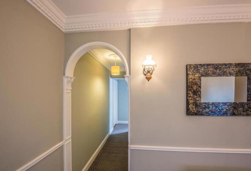 غرفة قياسية حمام مشترك, Westport Heights