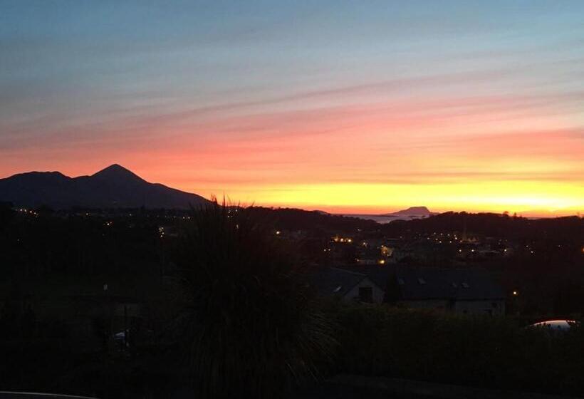 غرفة قياسية مطلّة علي البحر, Westport Heights