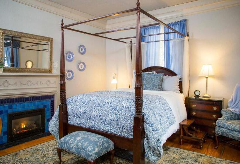 デラックスルーム, Daniel Stebbins B And B