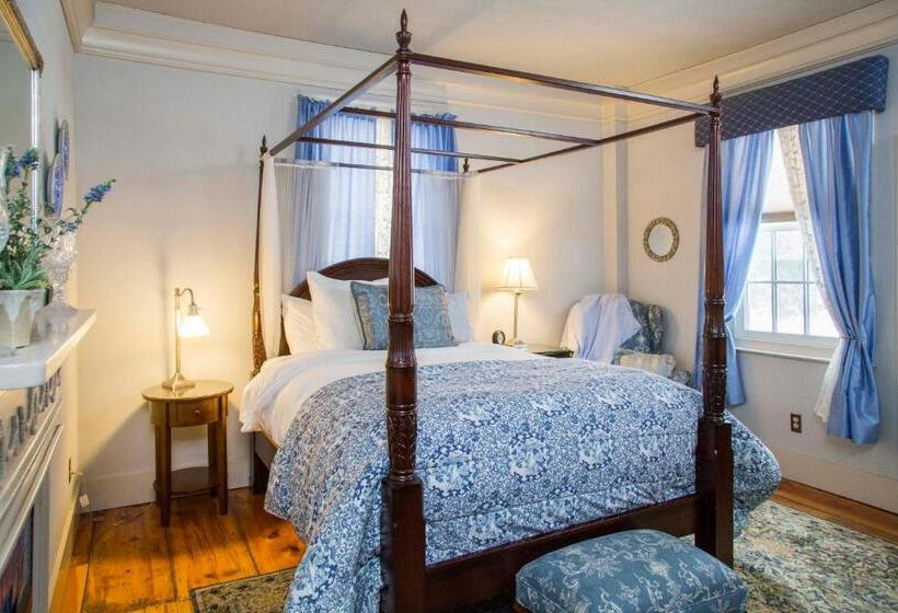 デラックスルーム, Daniel Stebbins B And B