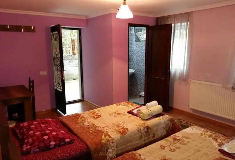 اتاق استاندارد با چشم‌انداز باغ, Guest House Panda