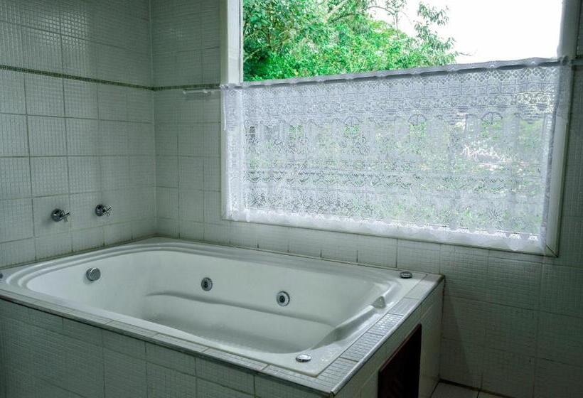 バスタブ付きスタンダードルーム, Pousada Casa Da Colina