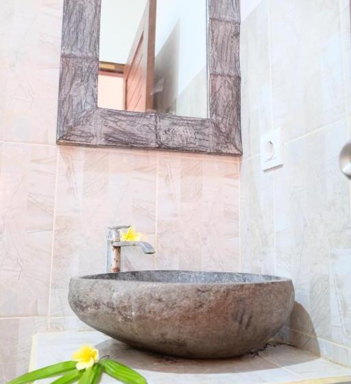 غرفة قياسية, 221 House Ceningan