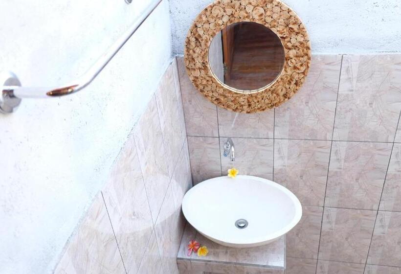 غرفة إقتصادية, 221 House Ceningan