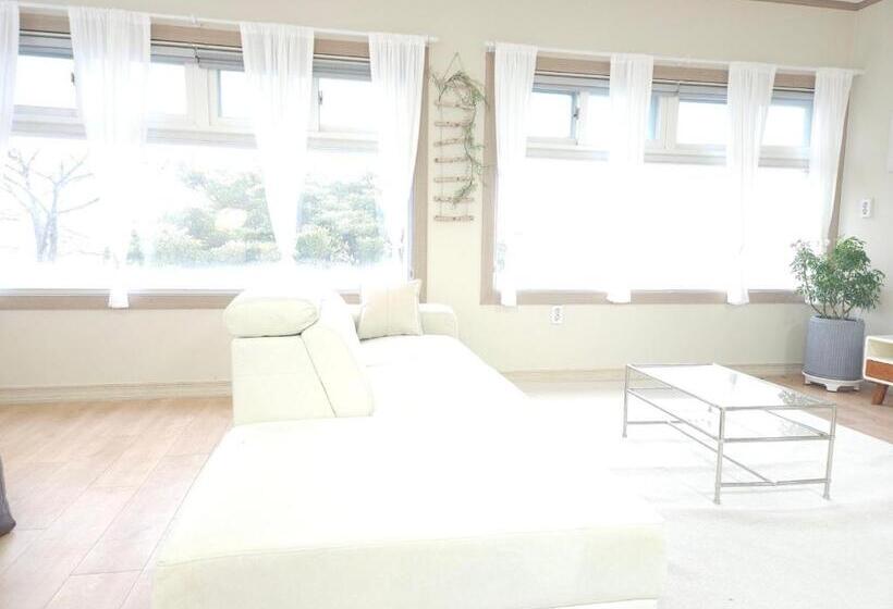 جناح, Canada Sunset Village