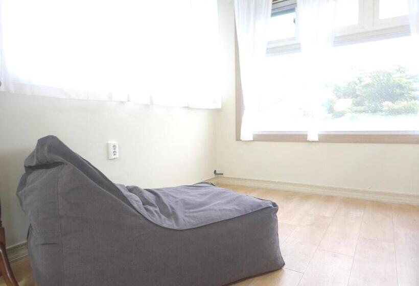 جناح, Canada Sunset Village