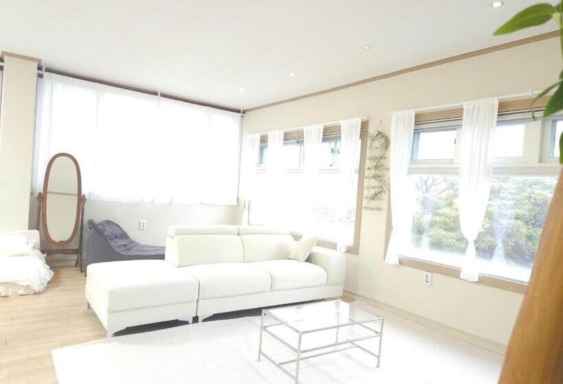 جناح, Canada Sunset Village