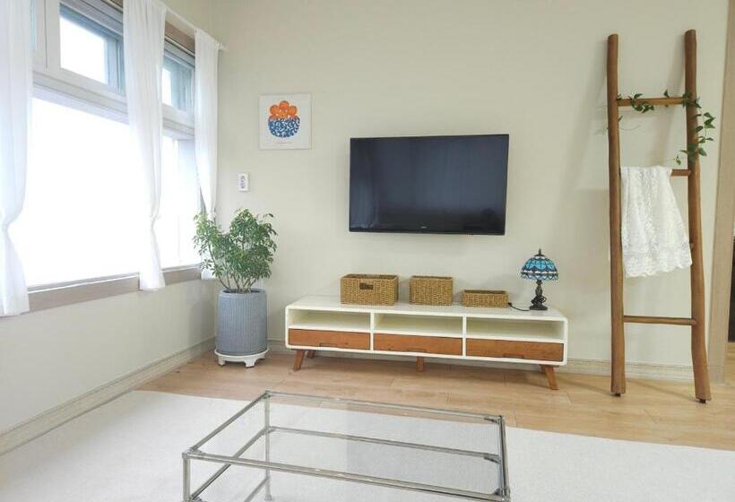 جناح, Canada Sunset Village