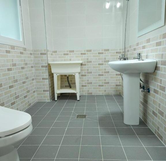 جناح, Canada Sunset Village