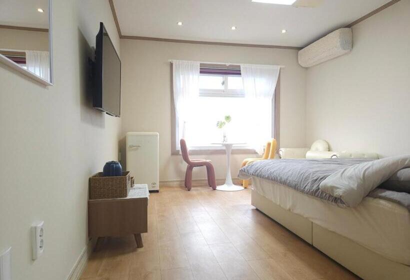 غرفة قياسية, Canada Sunset Village