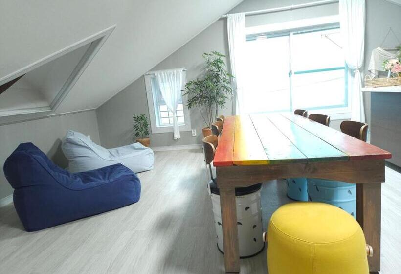 جناح ديلوكس, Canada Sunset Village