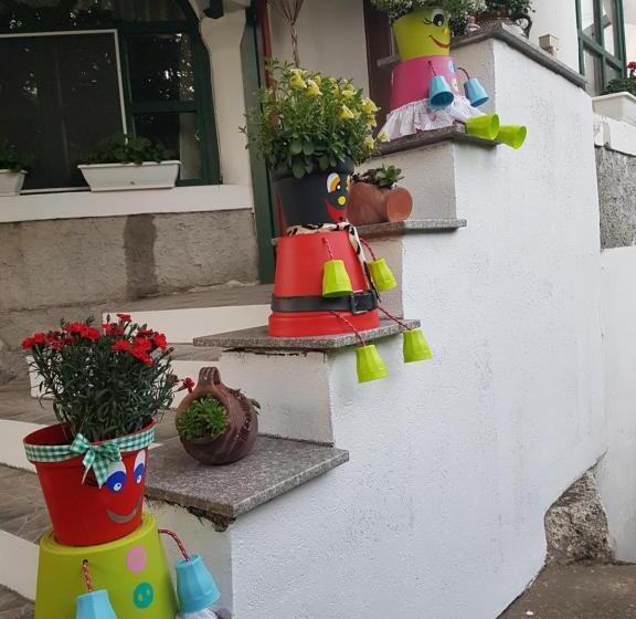 Дом 4 Спальни, Fruzsi Vendégház