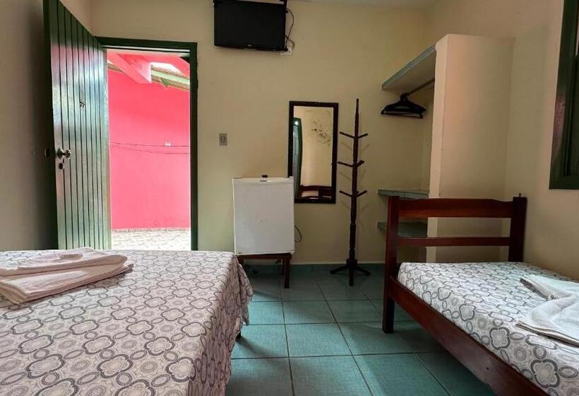 اتاق ساده سه‌ نفره, Suítes Casa Rosada