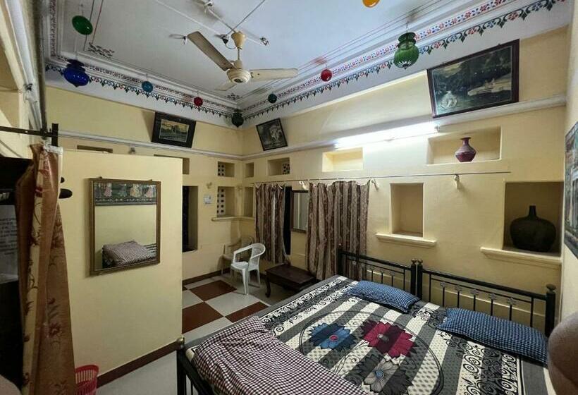 اتاق استاندارد, Nukkad Guest House