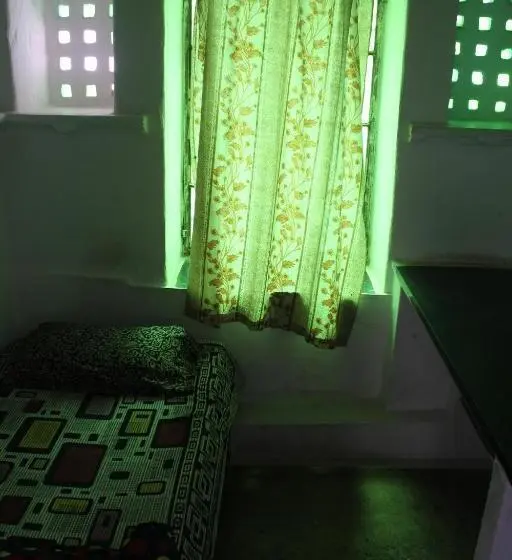 シングルベーシックルーム, Nukkad Guest House