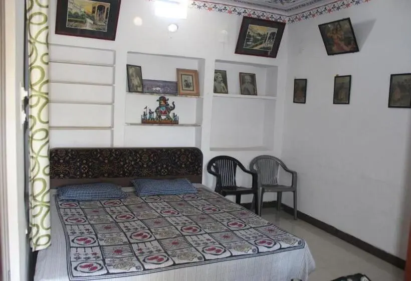 ベーシックトリプルルーム, Nukkad Guest House