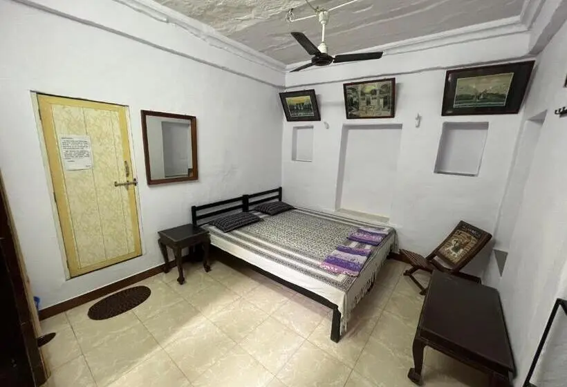 エコノミールーム, Nukkad Guest House