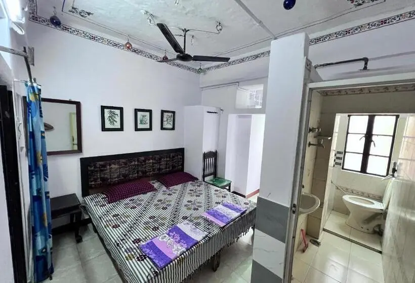 エコノミールーム, Nukkad Guest House