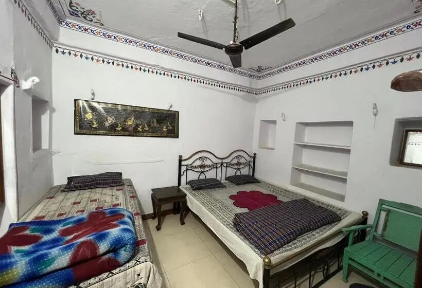 エコノミートリプルルーム, Nukkad Guest House