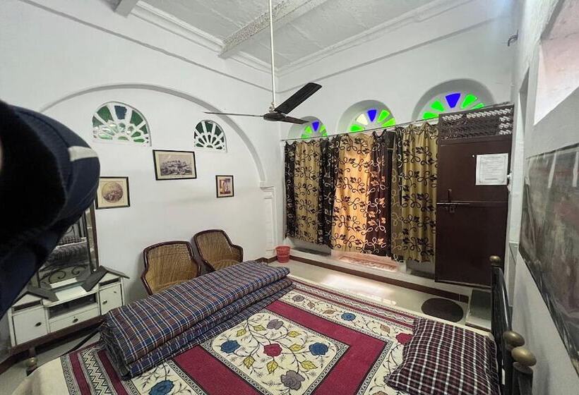 اتاق استاندارد, Nukkad Guest House