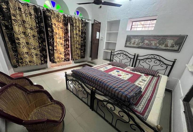 Quarto Estandar, Nukkad Guest House