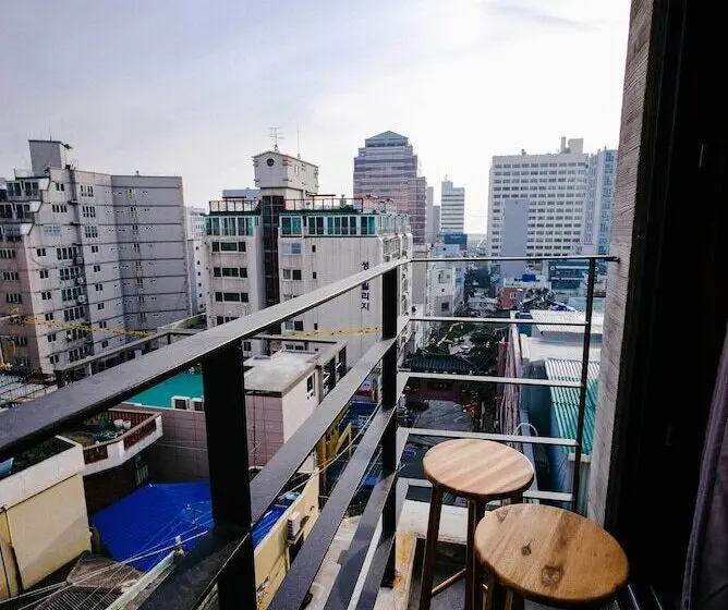 اتاق استاندارد با بالکن, Morning Dew Guesthouse