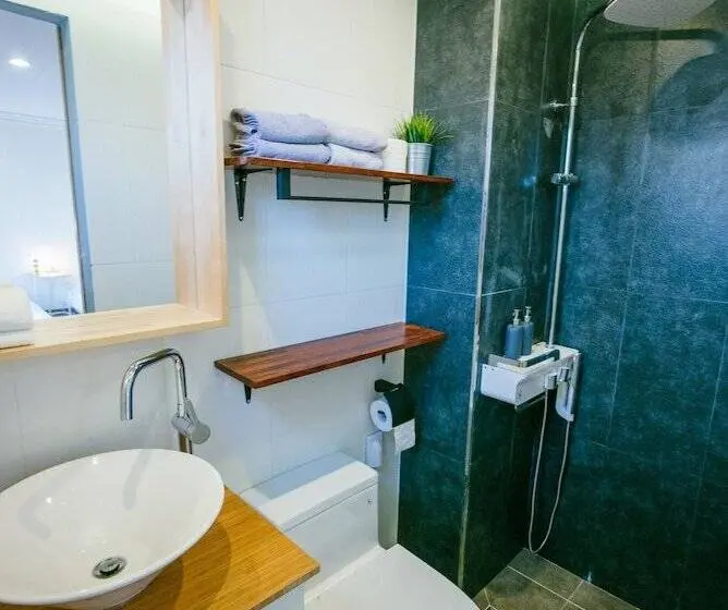 اتاق استاندارد سه نفره, Morning Dew Guesthouse