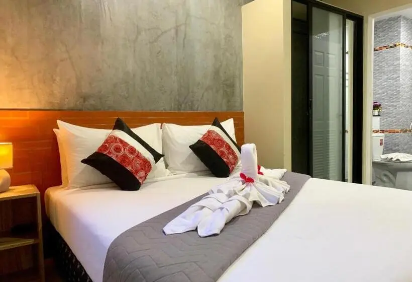 スタンダードトリプルルーム, Isayarada Apartment