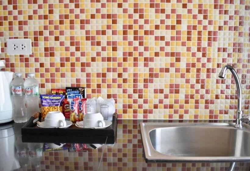 اتاق استاندارد سه نفره, Isayarada Apartment