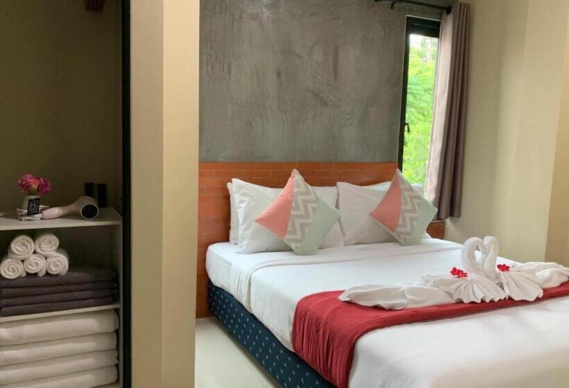 اتاق استاندارد سه نفره, Isayarada Apartment