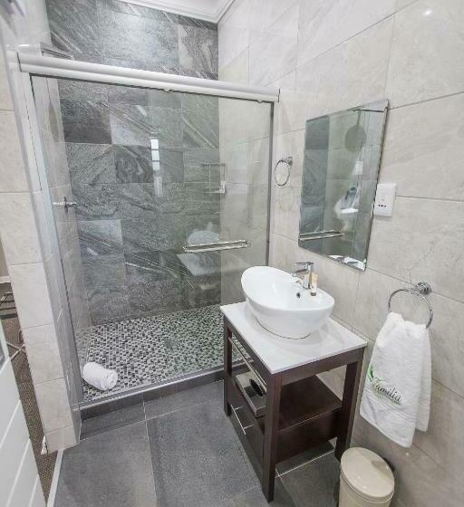 Люкс Повышенной Комфортности, Familia Guesthouse