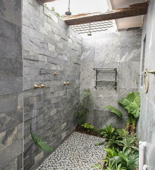 Люкс Повышенной Комфортности, Familia Guesthouse
