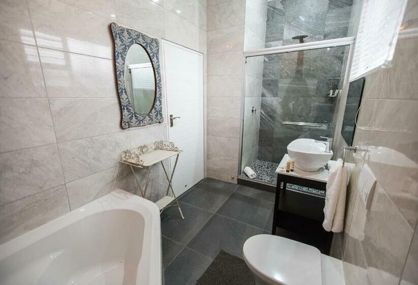 Люкс Deluxe Кровать Кинг, Familia Guesthouse