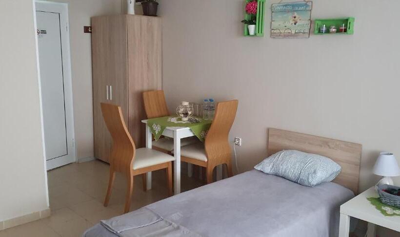 חדר סטנדרט לשלושה, Rooms Lagat