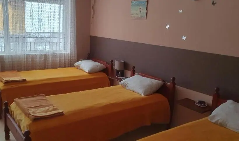 バスルーム共同エコノミー4人部屋, Rooms Lagat
