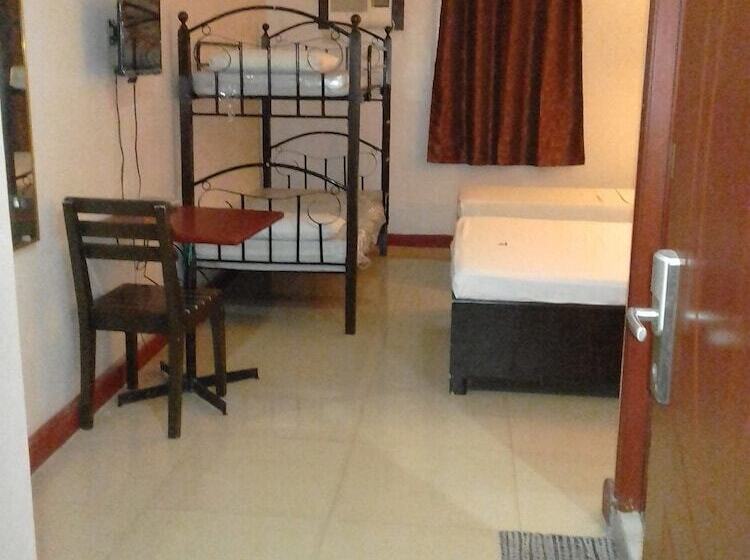 اتاق عادی, The Loft Inn