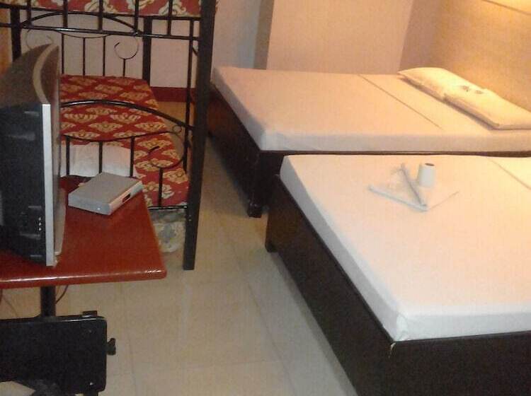 اتاق عادی, The Loft Inn