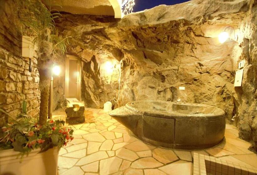 디럭스 룸 킹사이즈 침대, Lala