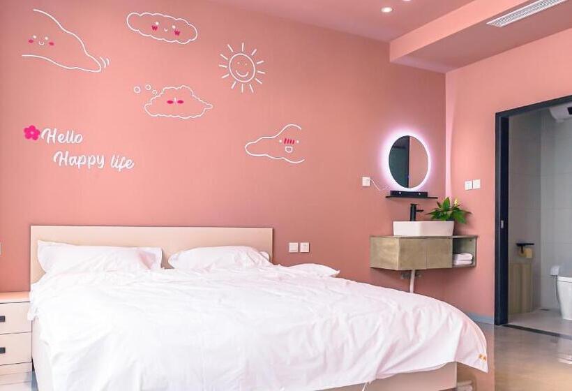 سوئیت جونیور با چشم‌انداز کوهستان, Yue Tong Farmer House