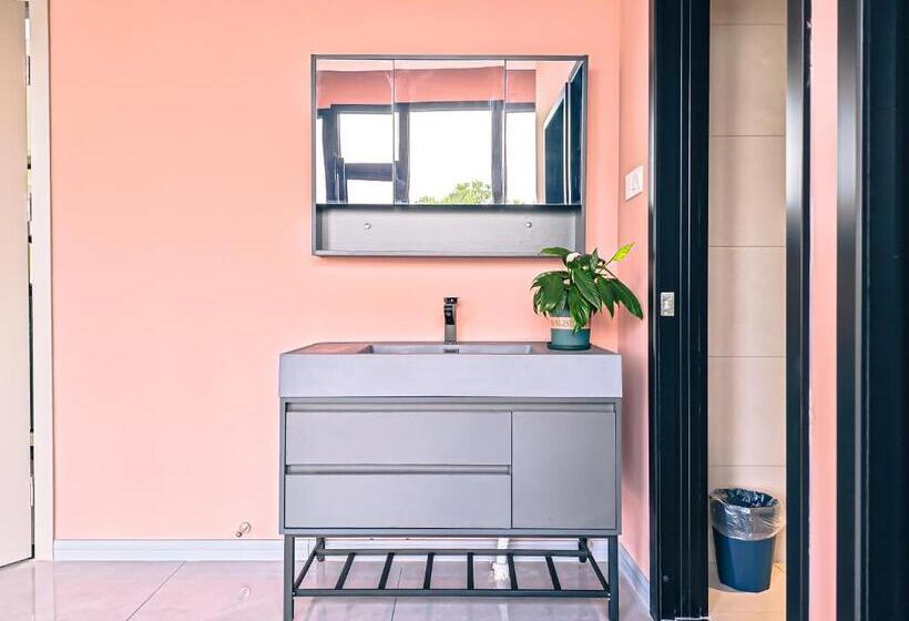 بانگلوی استاندارد, Yue Tong Farmer House