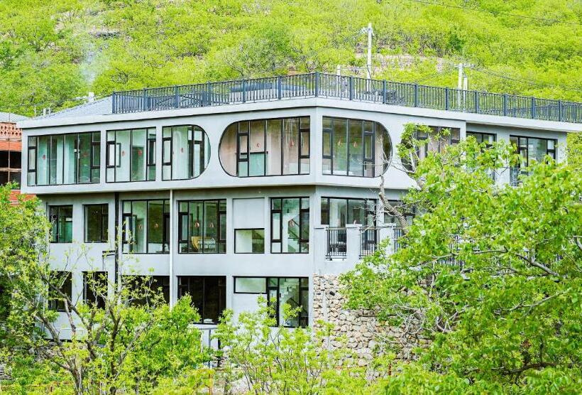 بانگلوی استاندارد, Yue Tong Farmer House