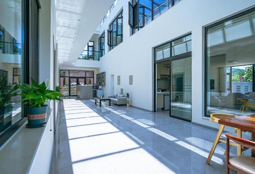 بانگلوی استاندارد, Yue Tong Farmer House