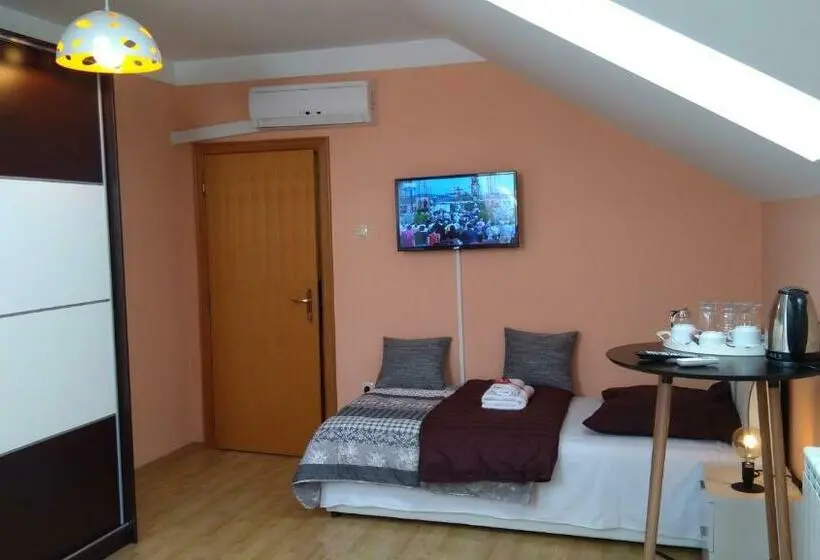 اتاق استاندارد سه تخته با سرویس بهداشتی مشترک, Guesthouse Jelic