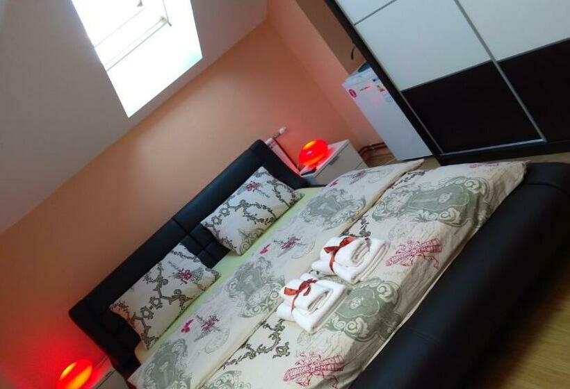 اتاق استاندارد سه تخته با سرویس بهداشتی مشترک, Guesthouse Jelic