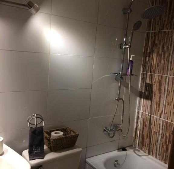 חדר יחיד בסיסי, La Casa Vinilla