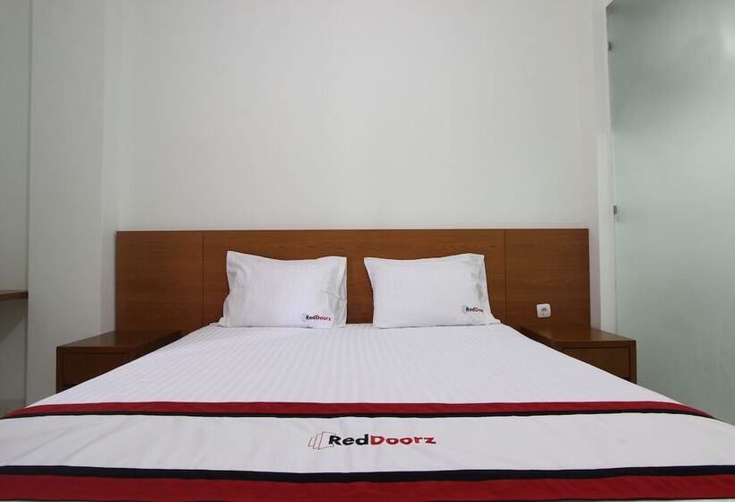 经济房, Reddoorz @ Turangga Sari