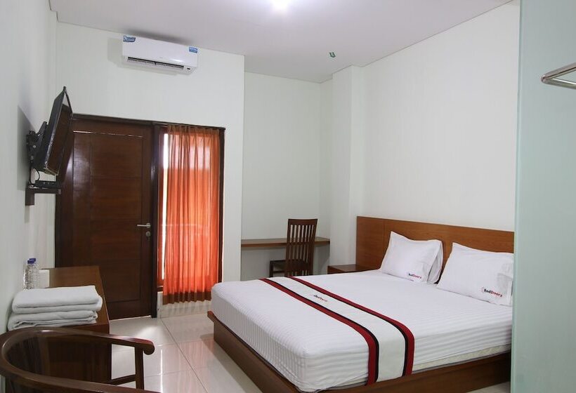 Номер Economy, Reddoorz @ Turangga Sari