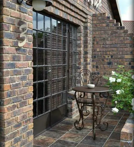庭の見えるシングルルーム, Krith Guest House
