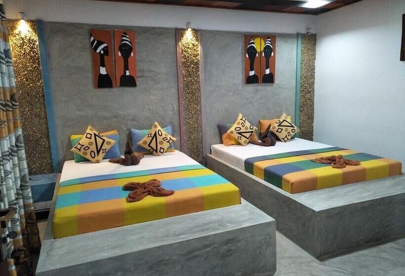 اتاق خانوادگی, Eco Chalets